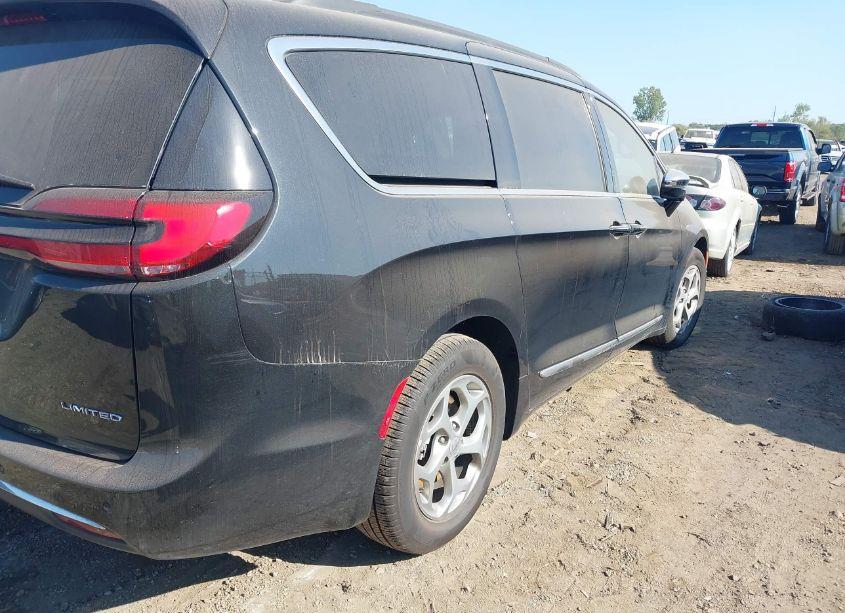 Photo 4 of 2023 Chrysler Pacifica LIMITED (VIN 2C4RC1GG1PR552355)