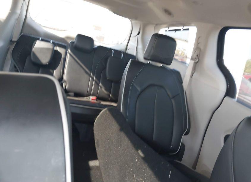 Photo 8 of 2023 Chrysler Pacifica LIMITED (VIN 2C4RC1GG1PR552355)