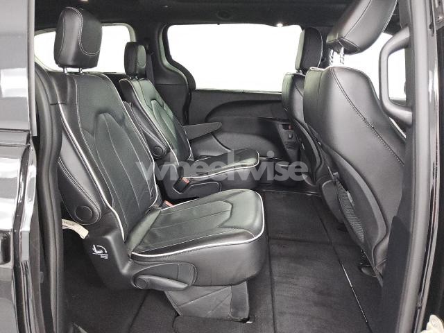 Photo 6 of 2025 CHRYSLER PACIFICA LIMITED (VIN 2C4RC1GG1SR529330)