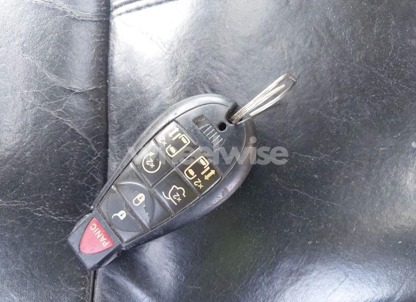 Photo 11 of 2013 Chrysler Town & COUNTRY LIMITED (VIN 2C4RC1GG2DR515553)