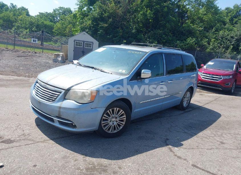 Photo 2 of 2013 Chrysler Town & COUNTRY LIMITED (VIN 2C4RC1GG2DR515553)
