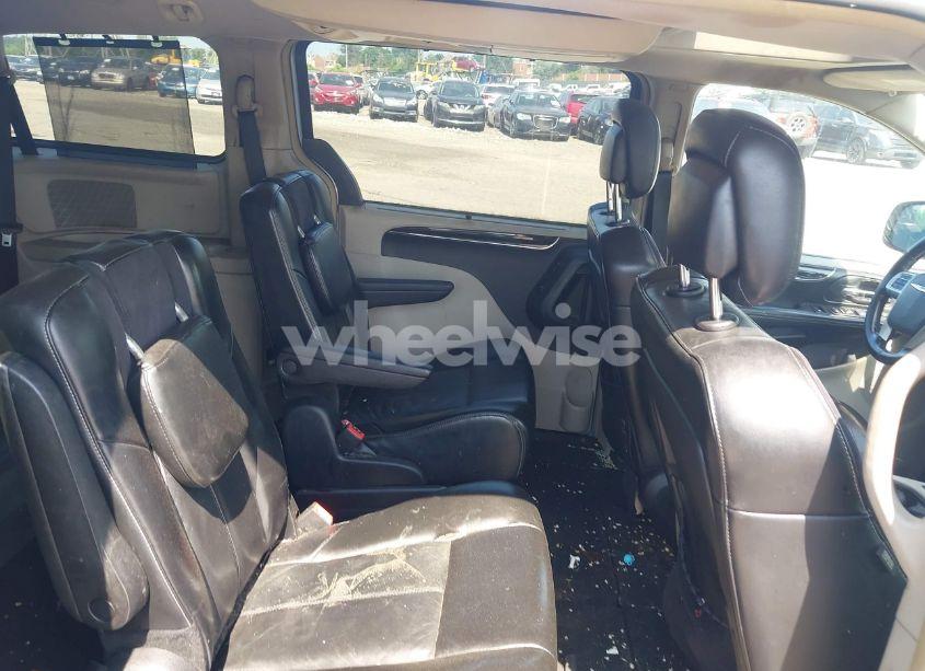 Photo 8 of 2013 Chrysler Town & COUNTRY LIMITED (VIN 2C4RC1GG2DR515553)