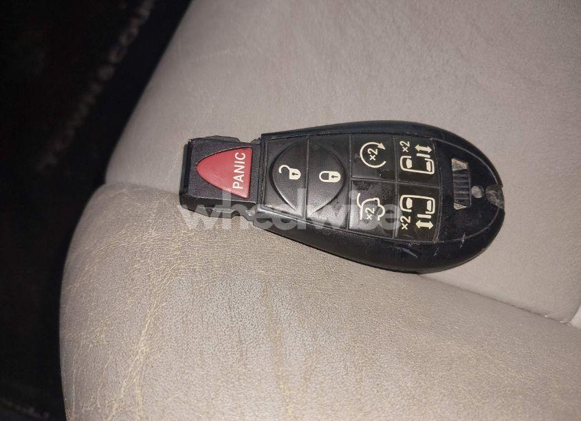 Photo 11 of 2013 Chrysler Town & COUNTRY LIMITED (VIN 2C4RC1GG2DR536256)