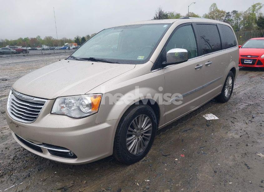 Photo 2 of 2013 Chrysler Town & COUNTRY LIMITED (VIN 2C4RC1GG2DR536256)