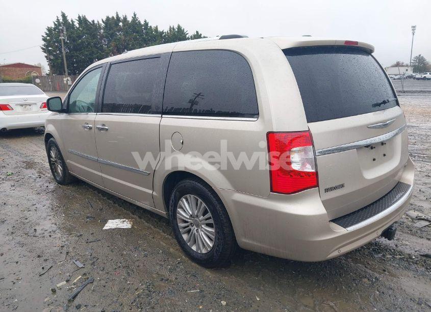 Photo 3 of 2013 Chrysler Town & COUNTRY LIMITED (VIN 2C4RC1GG2DR536256)