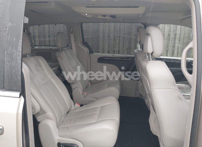 Photo 8 of 2013 Chrysler Town & COUNTRY LIMITED (VIN 2C4RC1GG2DR536256)