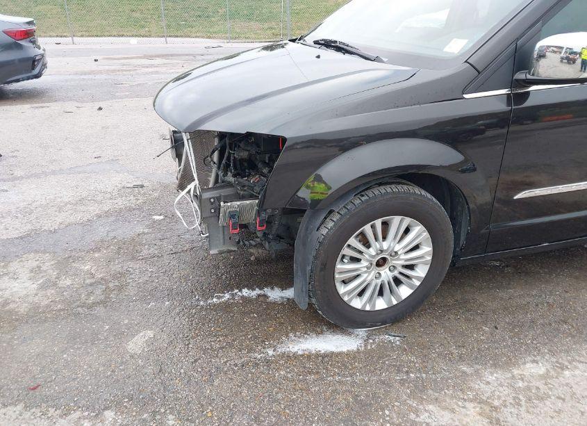 Photo 17 of 2014 Chrysler Town & COUNTRY LIMITED (VIN 2C4RC1GG2ER297387)