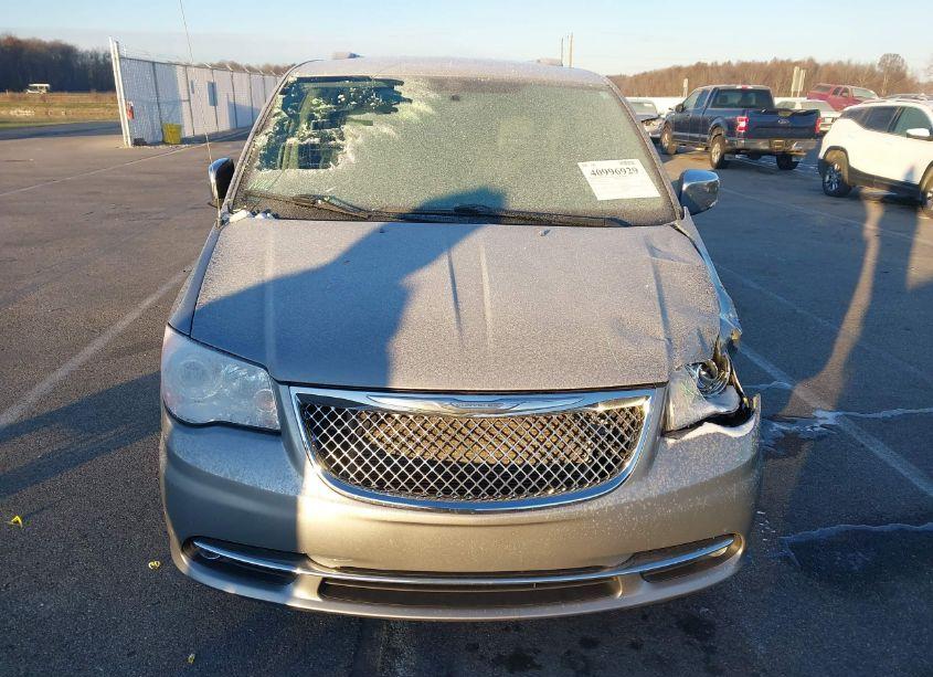 Photo 12 of 2014 Chrysler Town & COUNTRY LIMITED (VIN 2C4RC1GG2ER345518)