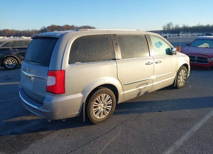 Photo 4 of 2014 Chrysler Town & COUNTRY LIMITED (VIN 2C4RC1GG2ER345518)