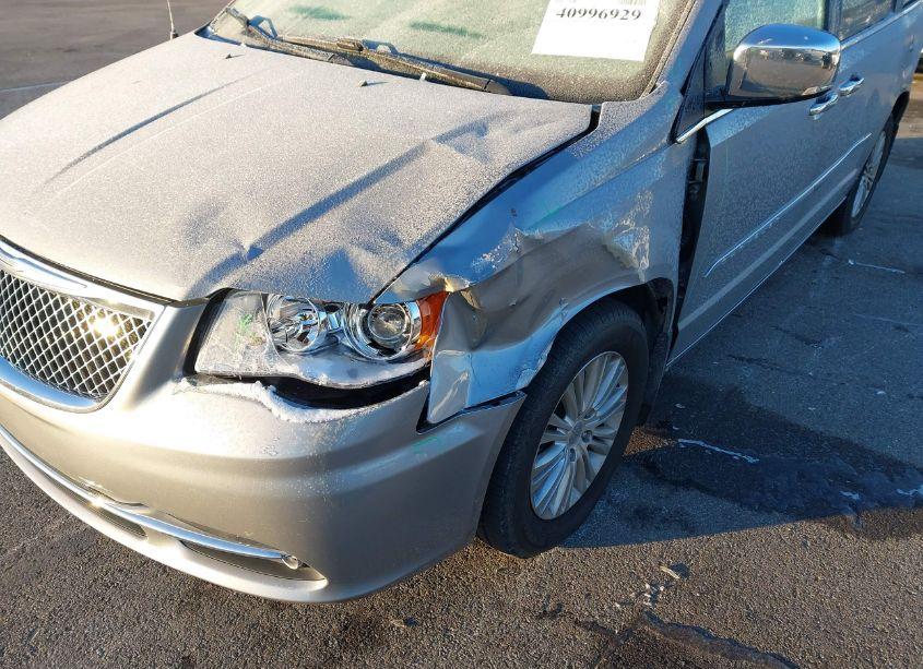 Photo 6 of 2014 Chrysler Town & COUNTRY LIMITED (VIN 2C4RC1GG2ER345518)