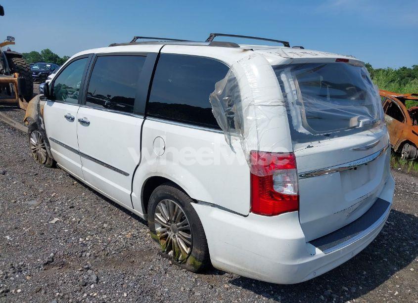 Photo 3 of 2015 Chrysler Town & COUNTRY LIMITED PLATINUM (VIN 2C4RC1GG2FR554713)