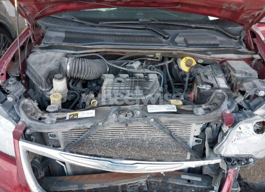 Photo 10 of 2015 Chrysler Town & COUNTRY LIMITED PLATINUM (VIN 2C4RC1GG2FR731261)