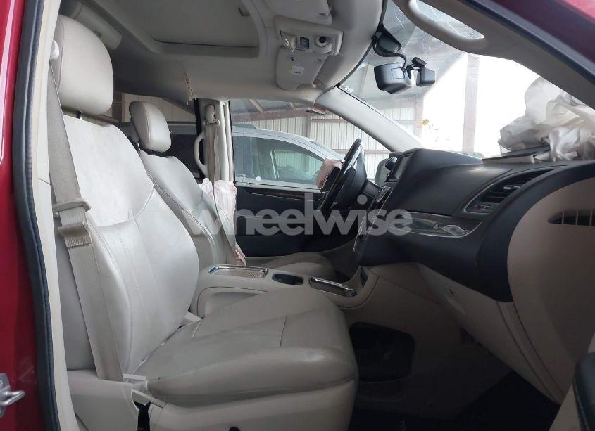 Photo 5 of 2015 Chrysler Town & COUNTRY LIMITED PLATINUM (VIN 2C4RC1GG2FR731261)