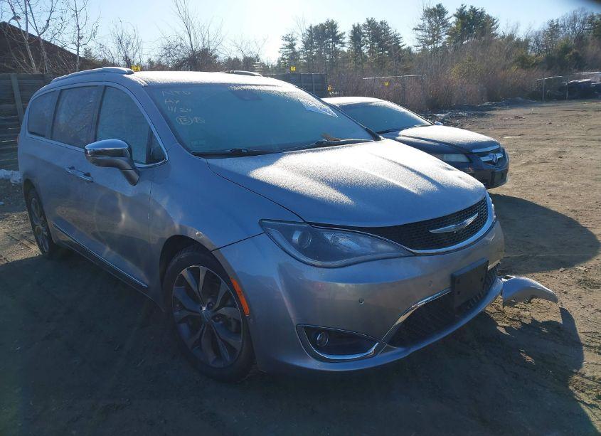 2017 Chrysler Pacifica LIMITED (VIN 2C4RC1GG2HR821867) main photo