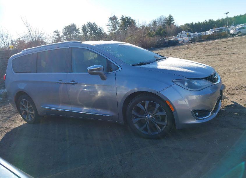 Photo 13 of 2017 Chrysler Pacifica LIMITED (VIN 2C4RC1GG2HR821867)