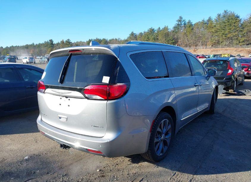 Photo 4 of 2017 Chrysler Pacifica LIMITED (VIN 2C4RC1GG2HR821867)