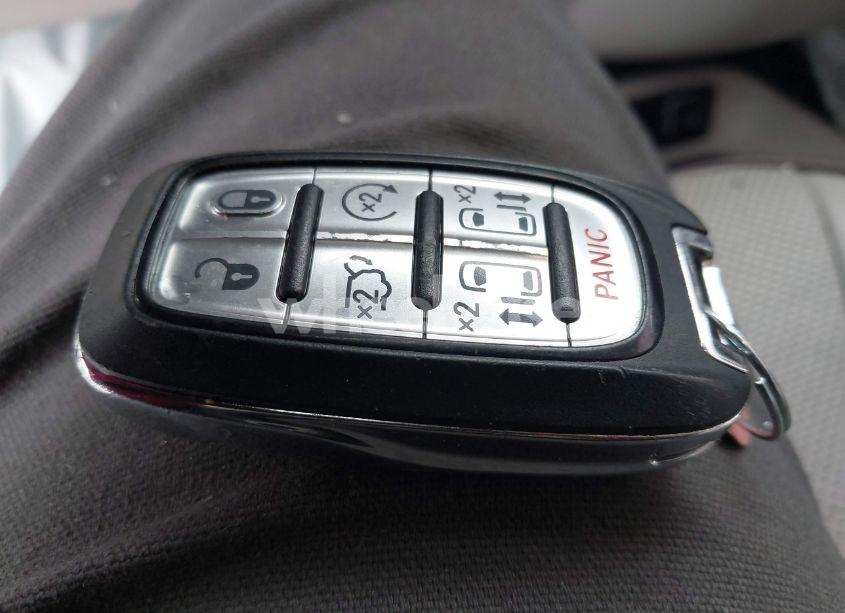 Photo 11 of 2020 Chrysler Pacifica LIMITED (VIN 2C4RC1GG2LR147891)