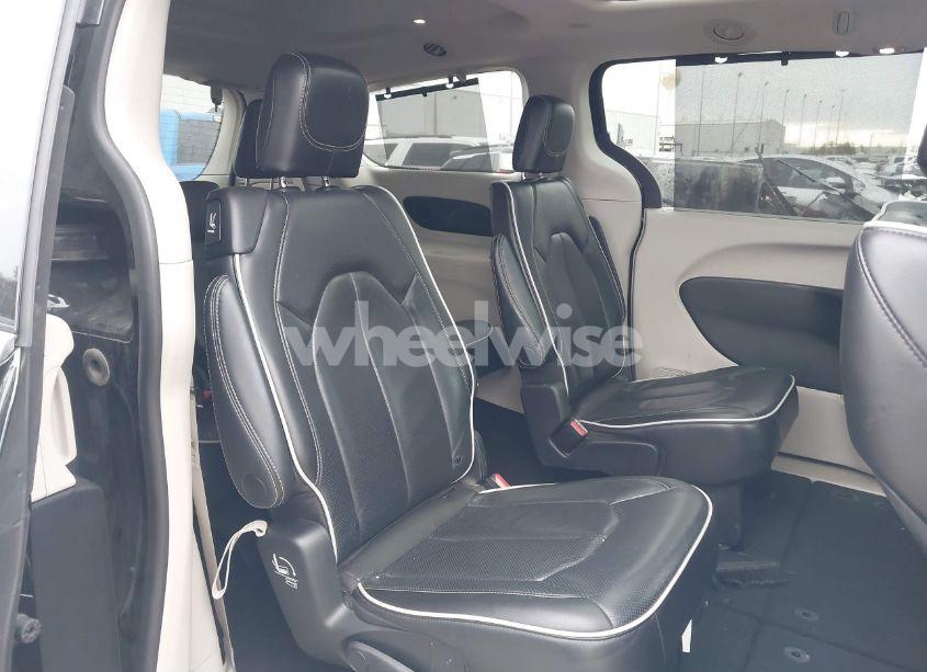 Photo 8 of 2023 Chrysler Pacifica LIMITED (VIN 2C4RC1GG2PR557595)