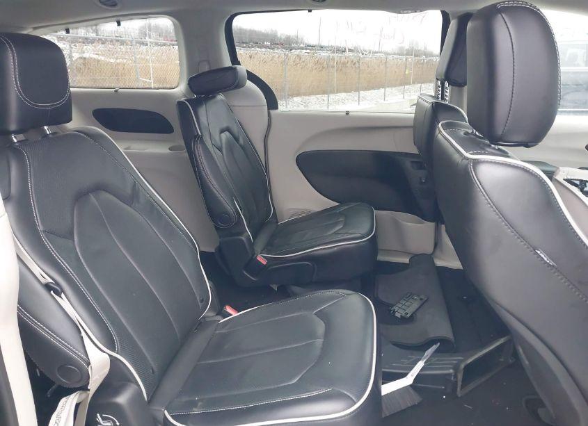 Photo 8 of 2023 Chrysler Pacifica LIMITED (VIN 2C4RC1GG2PR577233)