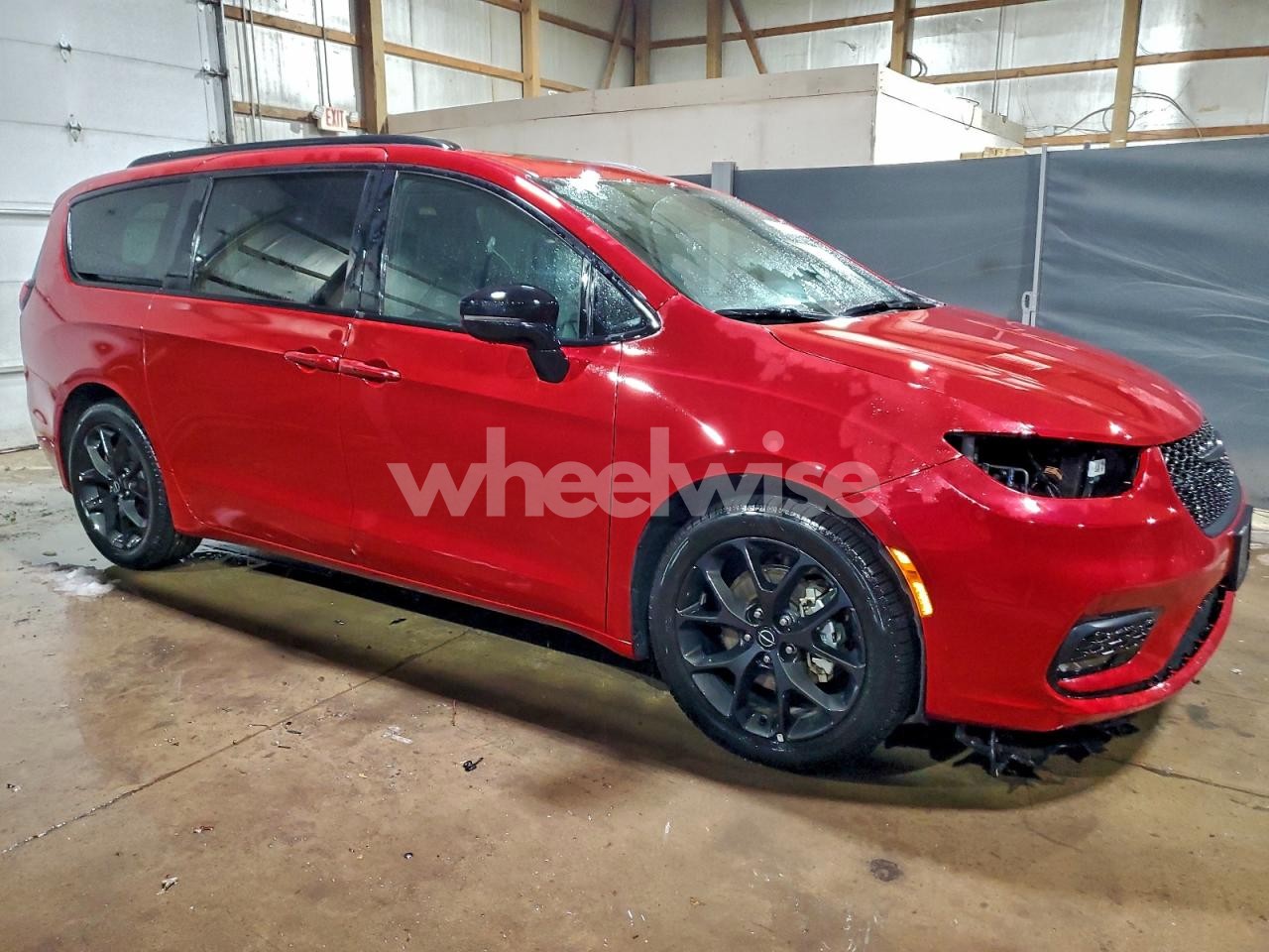 Photo 4 of 2025 CHRYSLER PACIFICA LIMITED (VIN 2C4RC1GG2SR566192)