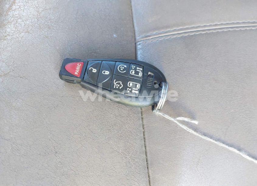 Photo 11 of 2012 Chrysler Town & COUNTRY LIMITED (VIN 2C4RC1GG3CR118576)