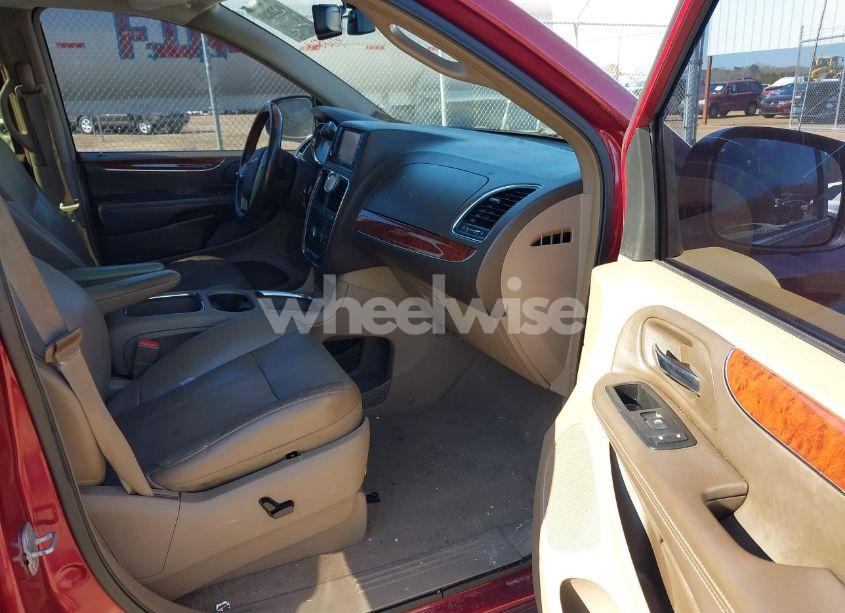 Photo 5 of 2012 Chrysler Town & COUNTRY LIMITED (VIN 2C4RC1GG3CR118576)