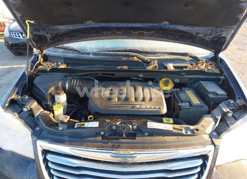 Photo 10 of 2014 Chrysler Town & COUNTRY LIMITED (VIN 2C4RC1GG3ER168588)