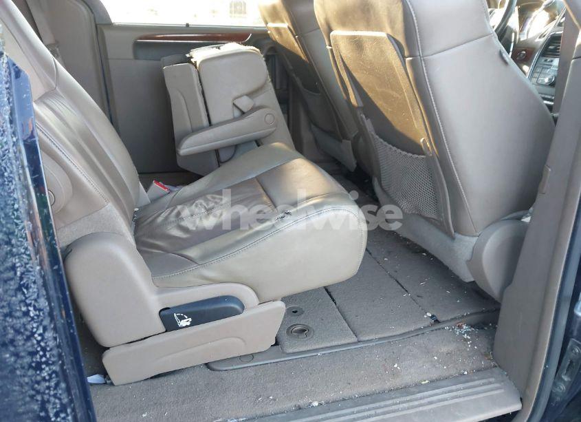 Photo 8 of 2014 Chrysler Town & COUNTRY LIMITED (VIN 2C4RC1GG3ER168588)