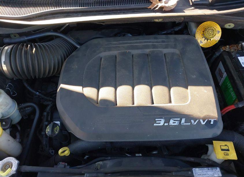 Photo 10 of 2016 Chrysler Town & COUNTRY LIMITED PLATINUM (VIN 2C4RC1GG3GR135514)