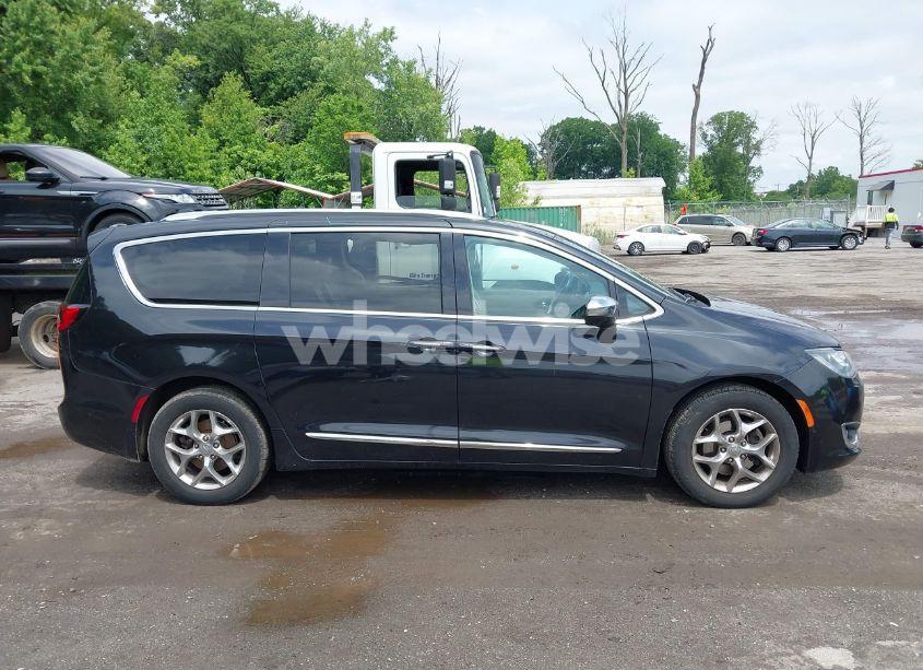Photo 13 of 2017 Chrysler Pacifica LIMITED (VIN 2C4RC1GG3HR566162)