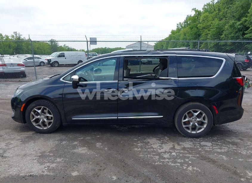 Photo 14 of 2017 Chrysler Pacifica LIMITED (VIN 2C4RC1GG3HR566162)