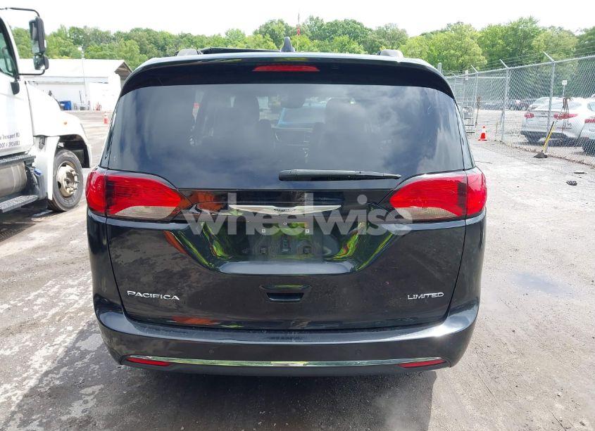 Photo 16 of 2017 Chrysler Pacifica LIMITED (VIN 2C4RC1GG3HR566162)