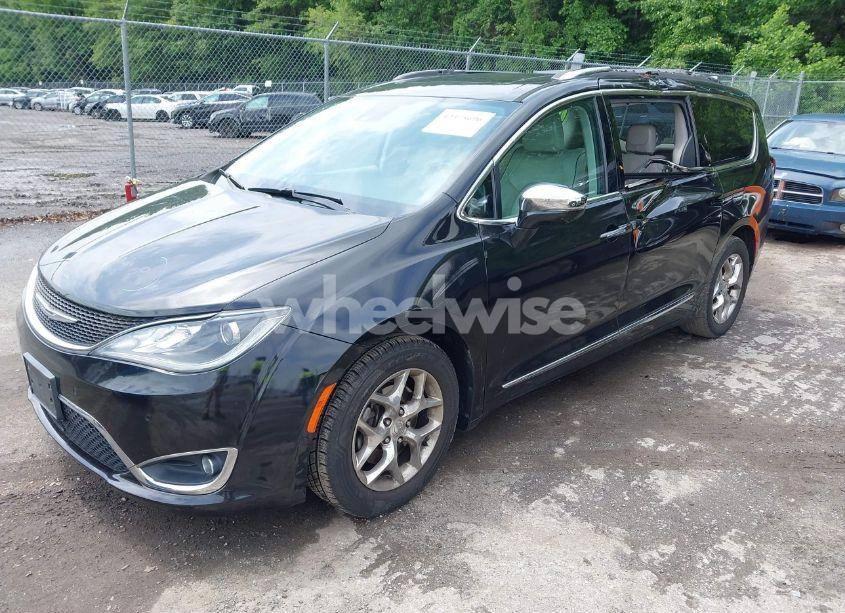 Photo 2 of 2017 Chrysler Pacifica LIMITED (VIN 2C4RC1GG3HR566162)