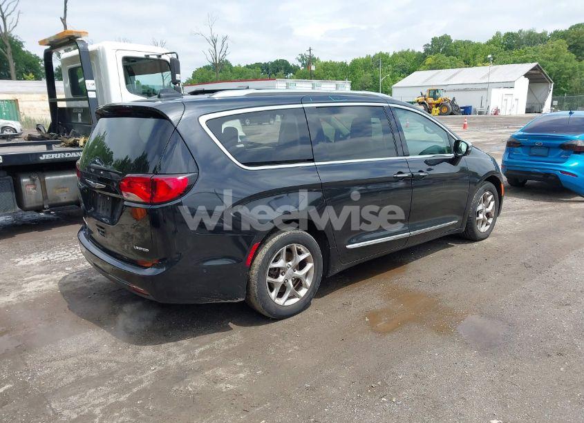 Photo 4 of 2017 Chrysler Pacifica LIMITED (VIN 2C4RC1GG3HR566162)