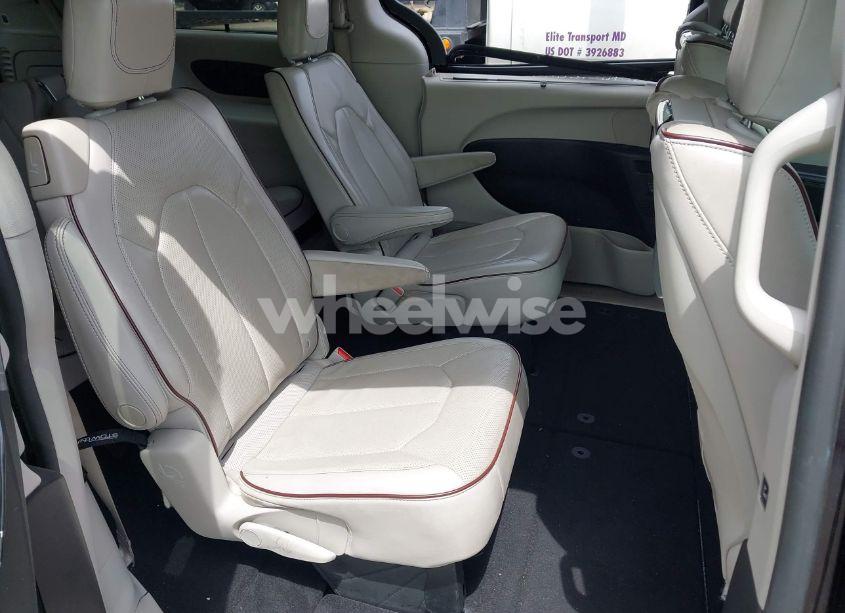 Photo 8 of 2017 Chrysler Pacifica LIMITED (VIN 2C4RC1GG3HR566162)