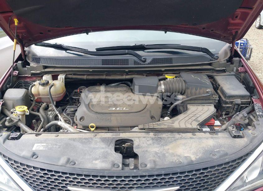 Photo 10 of 2018 Chrysler Pacifica LIMITED (VIN 2C4RC1GG3JR226337)