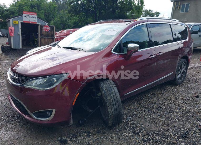 Photo 2 of 2018 Chrysler Pacifica LIMITED (VIN 2C4RC1GG3JR226337)