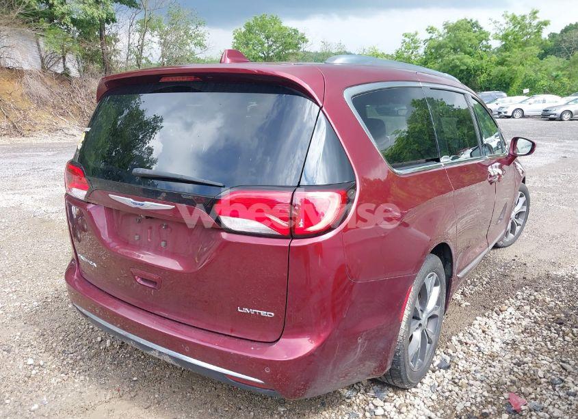 Photo 4 of 2018 Chrysler Pacifica LIMITED (VIN 2C4RC1GG3JR226337)