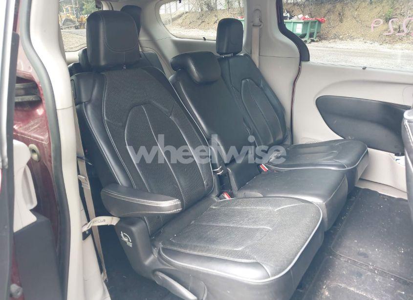 Photo 8 of 2018 Chrysler Pacifica LIMITED (VIN 2C4RC1GG3JR226337)