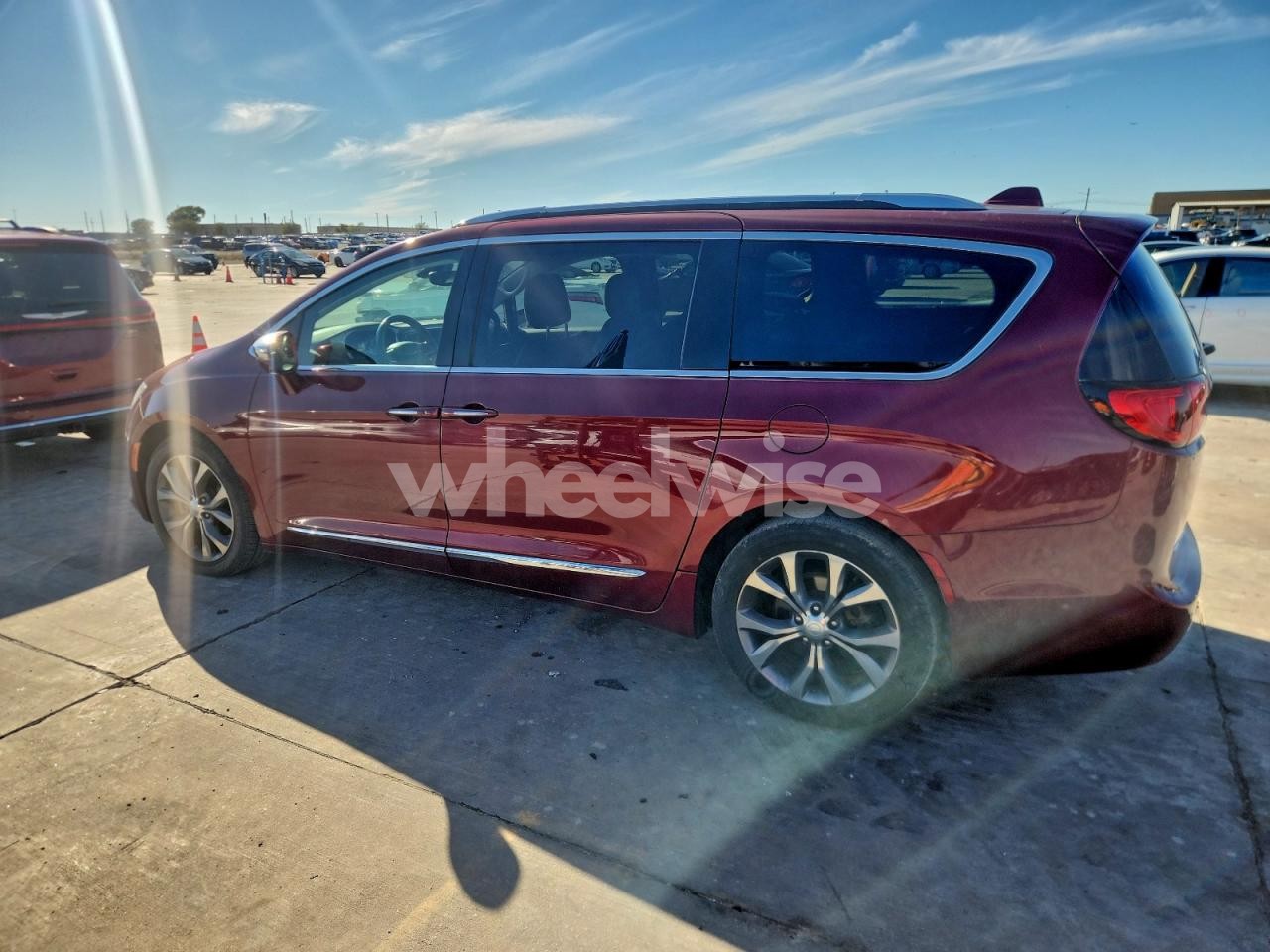 Photo 2 of 2018 CHRYSLER PACIFICA LIMITED (VIN 2C4RC1GG3JR295240)