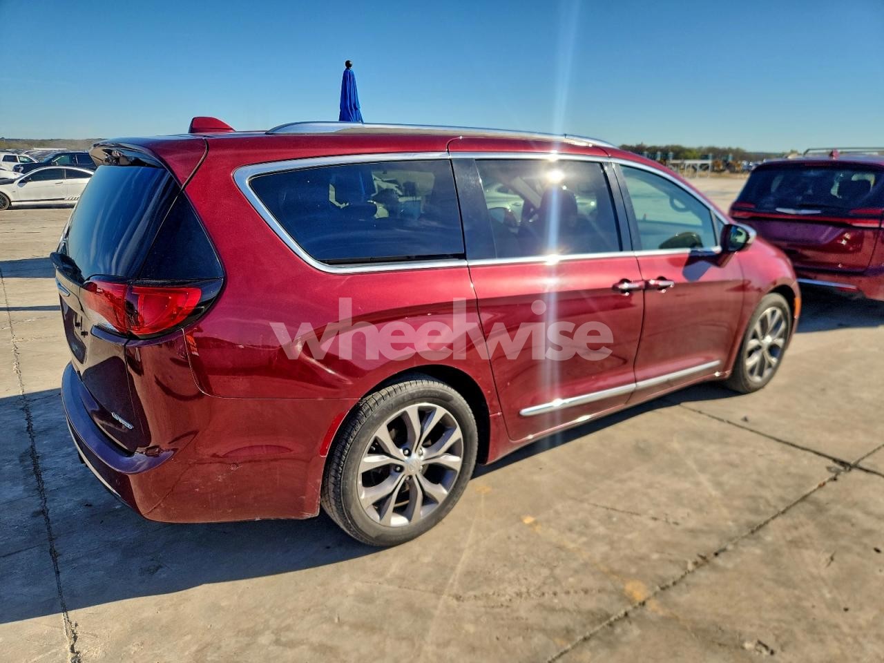 Photo 3 of 2018 CHRYSLER PACIFICA LIMITED (VIN 2C4RC1GG3JR295240)