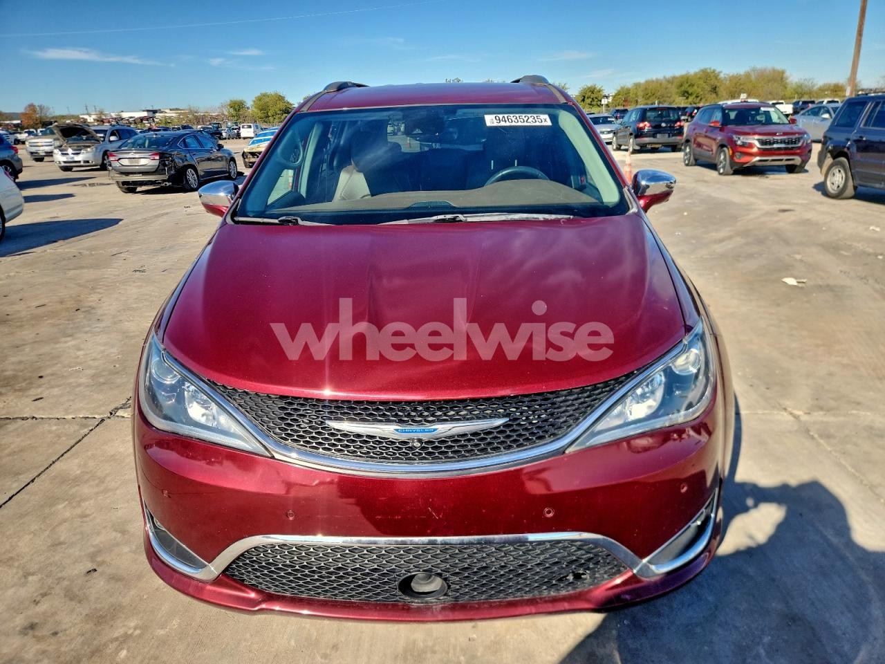 Photo 5 of 2018 CHRYSLER PACIFICA LIMITED (VIN 2C4RC1GG3JR295240)