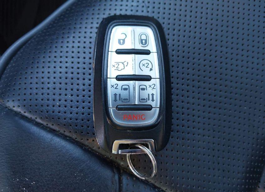 Photo 11 of 2018 Chrysler Pacifica LIMITED (VIN 2C4RC1GG3JR338300)