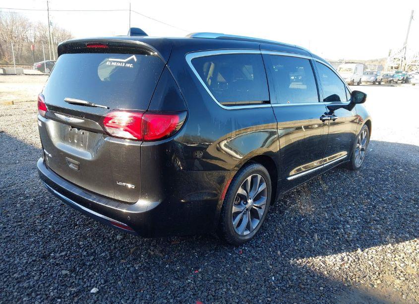 Photo 4 of 2018 Chrysler Pacifica LIMITED (VIN 2C4RC1GG3JR338300)