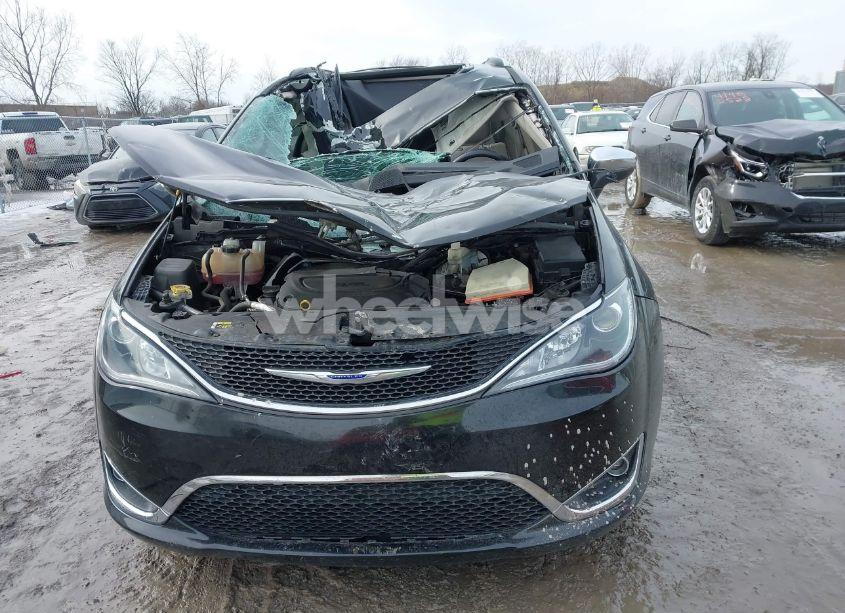 Photo 12 of 2019 Chrysler Pacifica LIMITED (VIN 2C4RC1GG3KR554620)
