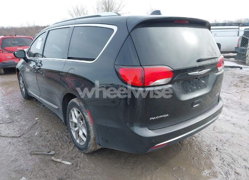 Photo 3 of 2019 Chrysler Pacifica LIMITED (VIN 2C4RC1GG3KR554620)
