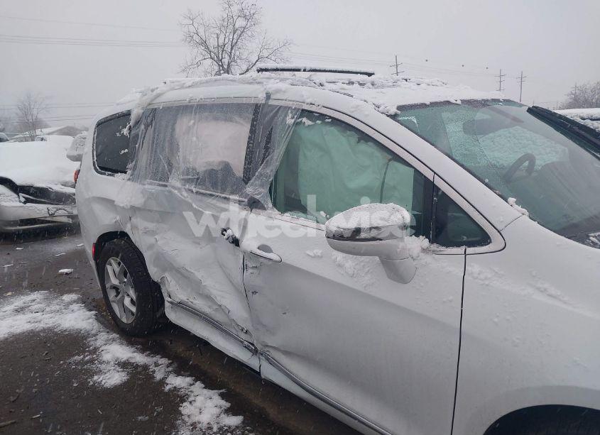 Photo 17 of 2020 Chrysler Pacifica LIMITED (VIN 2C4RC1GG3LR136303)