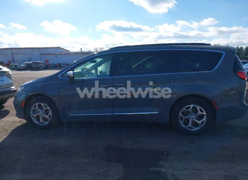 Photo 14 of 2022 Chrysler Pacifica LIMITED (VIN 2C4RC1GG3NR109914)