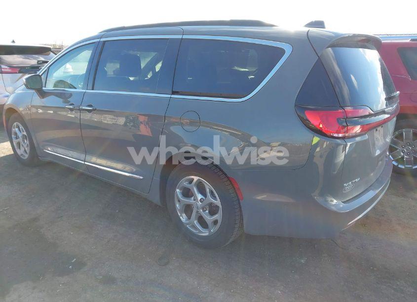 Photo 3 of 2022 Chrysler Pacifica LIMITED (VIN 2C4RC1GG3NR109914)