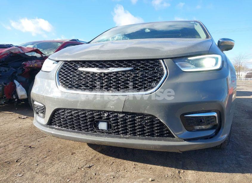 Photo 6 of 2022 Chrysler Pacifica LIMITED (VIN 2C4RC1GG3NR109914)